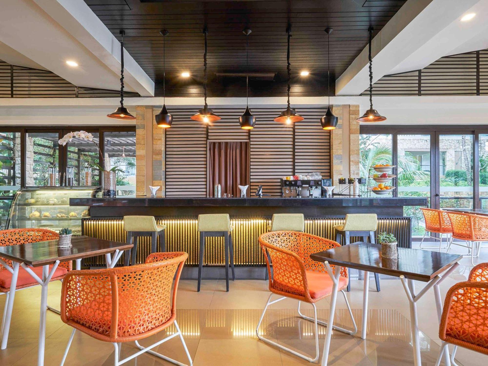 Movenpick & Boracay 5* Yapak